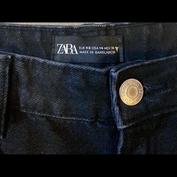 Black Zara high waisted jean shorts! - Picture 3 of 3